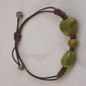 Green stone adjustable bracelet